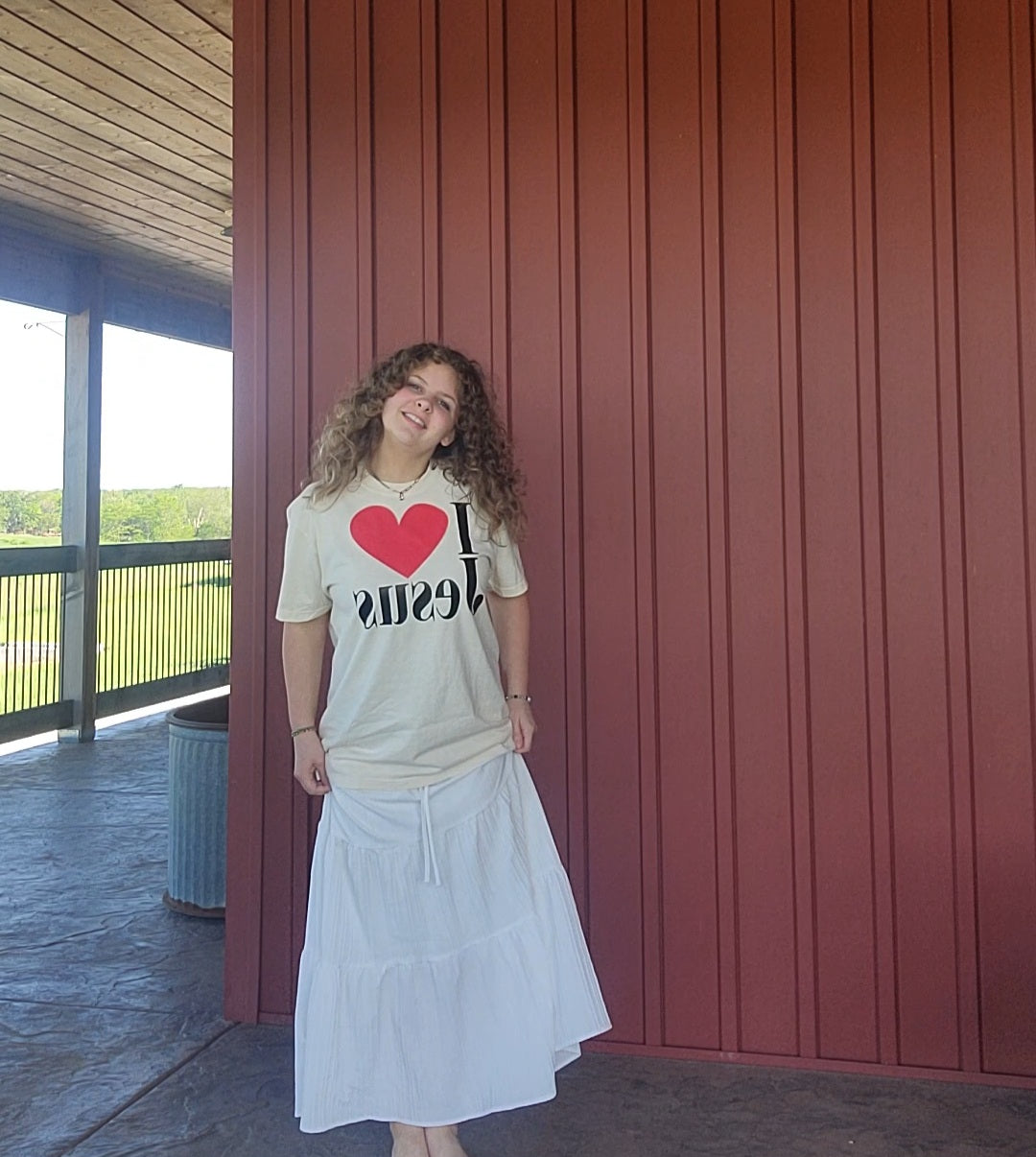 I ❤ Jesus tee