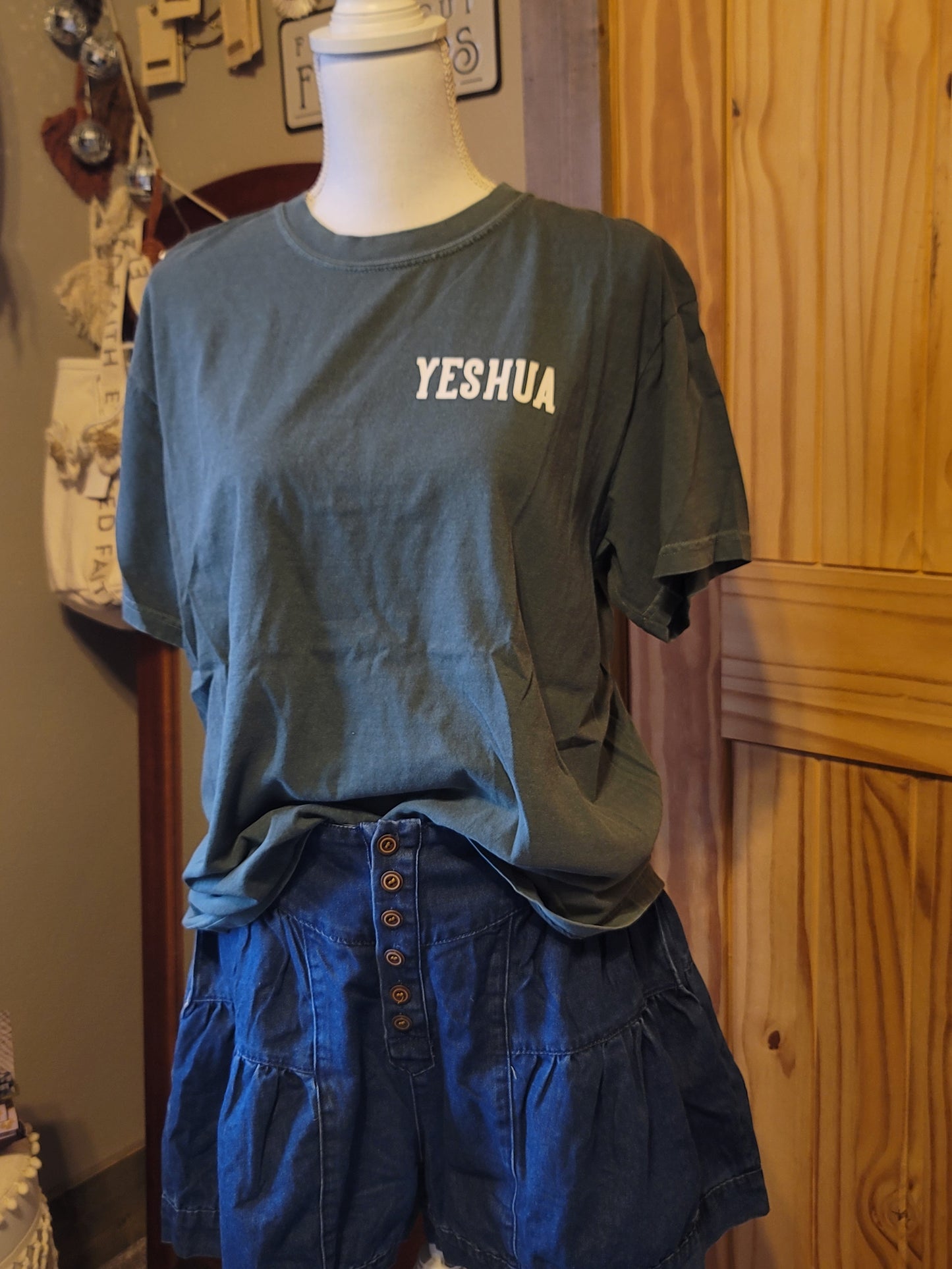 Yeshua tee